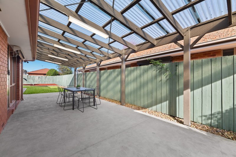 Photo - 15 Brentfield Court, Mill Park VIC 3082 - Image 9