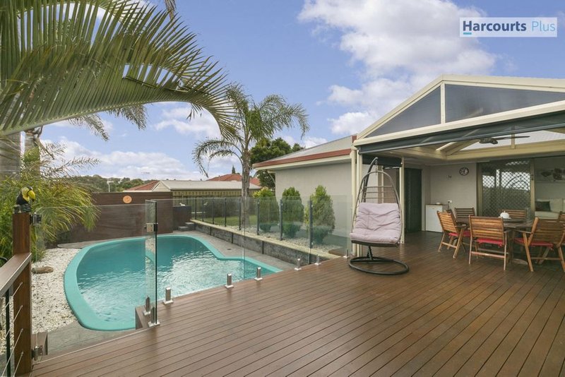 15 Brett Crescent, Hallett Cove SA 5158