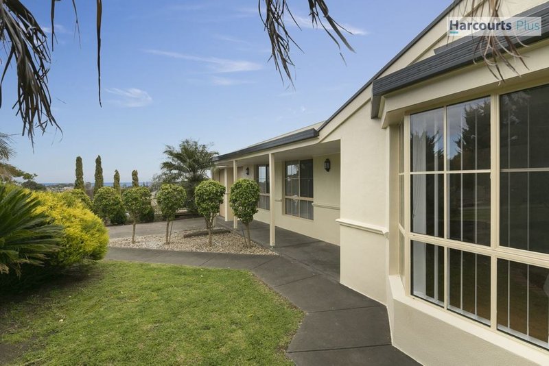 Photo - 15 Brett Crescent, Hallett Cove SA 5158 - Image 3