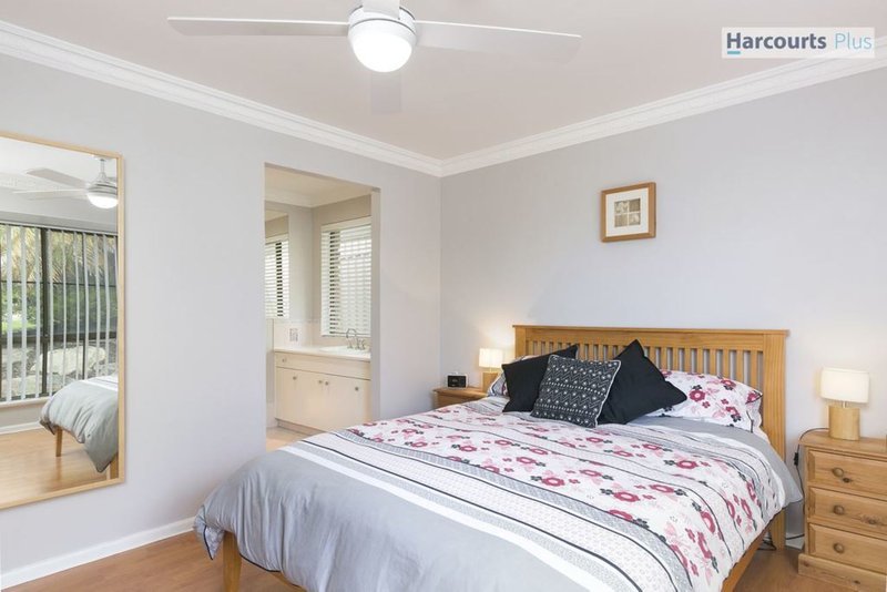 Photo - 15 Brett Crescent, Hallett Cove SA 5158 - Image 12