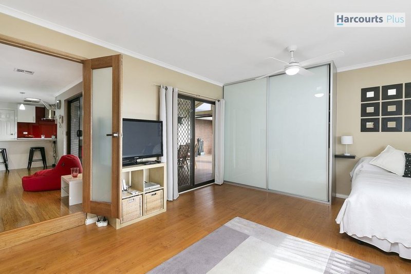 Photo - 15 Brett Crescent, Hallett Cove SA 5158 - Image 15