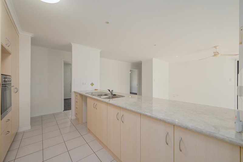 Photo - 15 Bridgeman Place, New Auckland QLD 4680 - Image 4