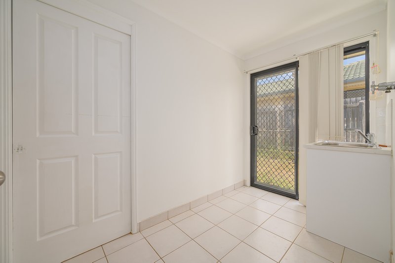 Photo - 15 Bridgeman Place, New Auckland QLD 4680 - Image 14