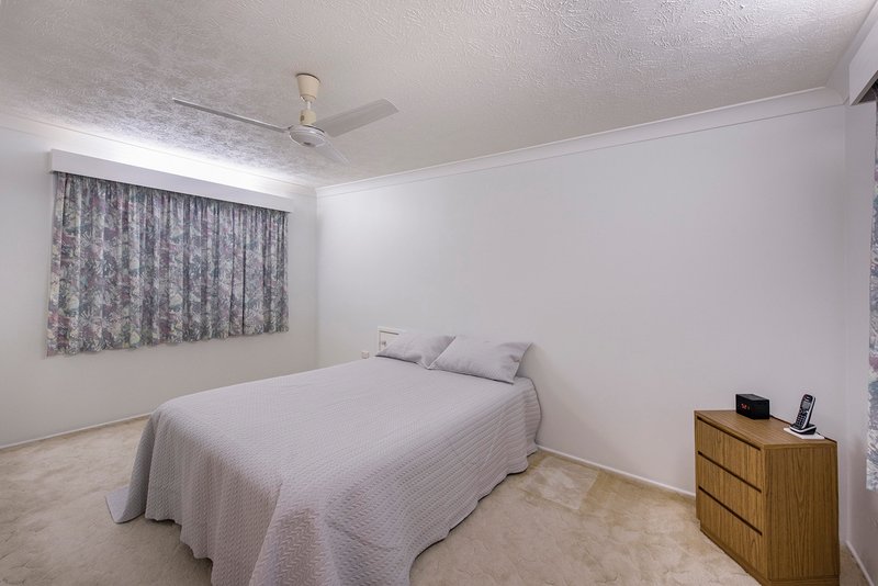 Photo - 15 Bridgeport Street, Macgregor QLD 4109 - Image 16