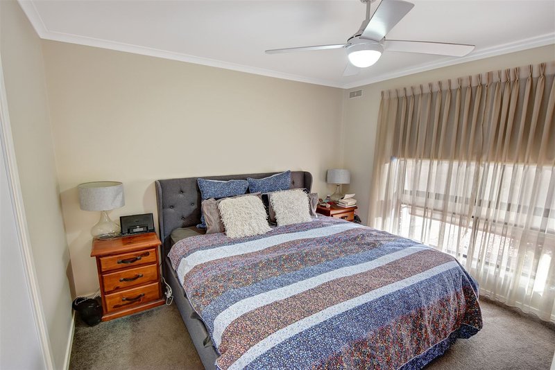 Photo - 15 Brierwood Court, Horsham VIC 3400 - Image 7