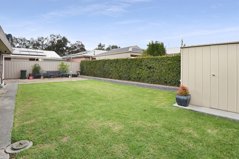 Photo - 15 Brierwood Court, Horsham VIC 3400 - Image 11