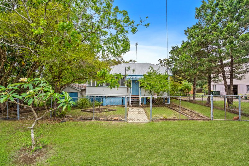 Photo - 15 Broadmere Street, Annerley QLD 4103 - Image 1