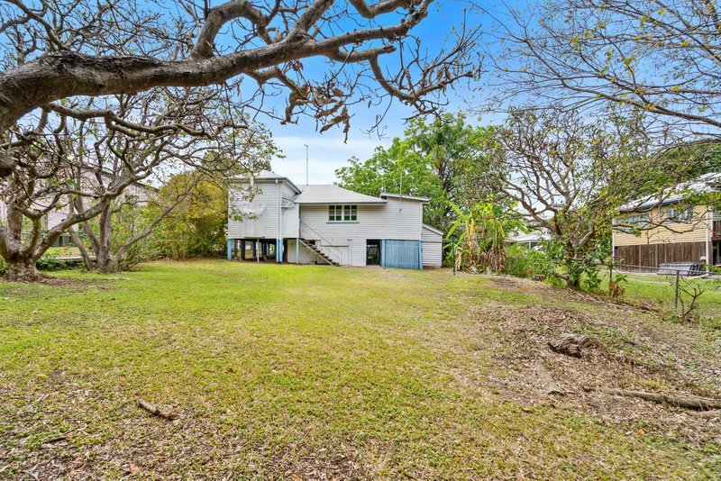 Photo - 15 Broadmere Street, Annerley QLD 4103 - Image 6