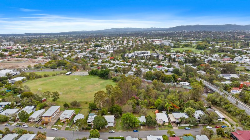 Photo - 15 Broadmere Street, Annerley QLD 4103 - Image 9