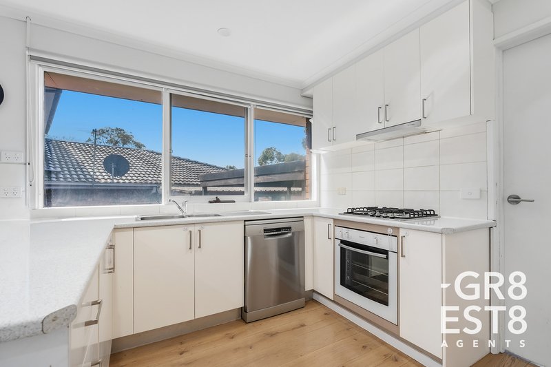 Photo - 1/5 Broadwalk Grove, Endeavour Hills VIC 3802 - Image 4