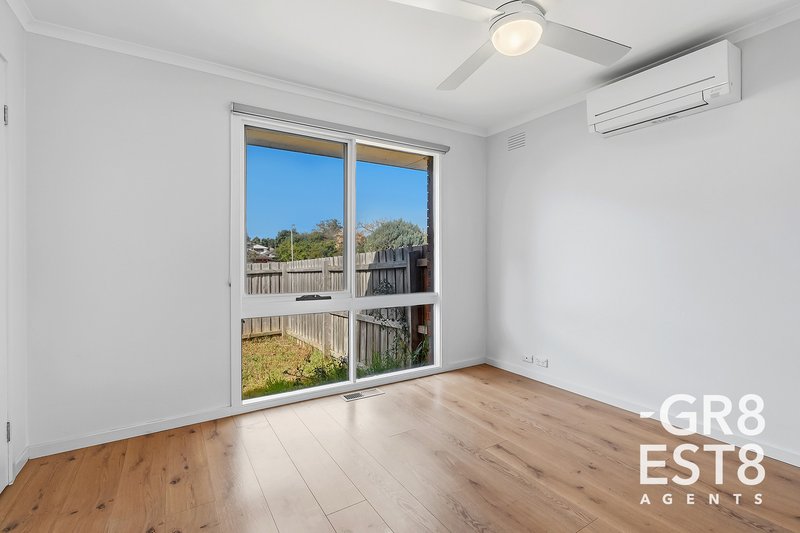 Photo - 1/5 Broadwalk Grove, Endeavour Hills VIC 3802 - Image 5