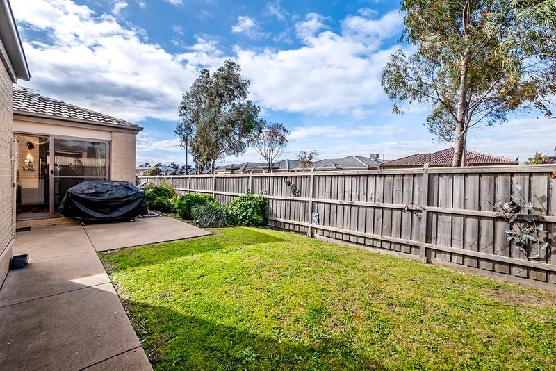 Photo - 15 Brolin Terrace, Cranbourne North VIC 3977 - Image 17