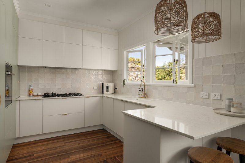 Photo - 15 Broula Street, Stafford Heights QLD 4053 - Image 3