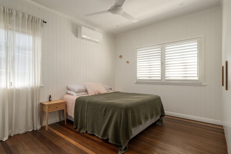 Photo - 15 Broula Street, Stafford Heights QLD 4053 - Image 4