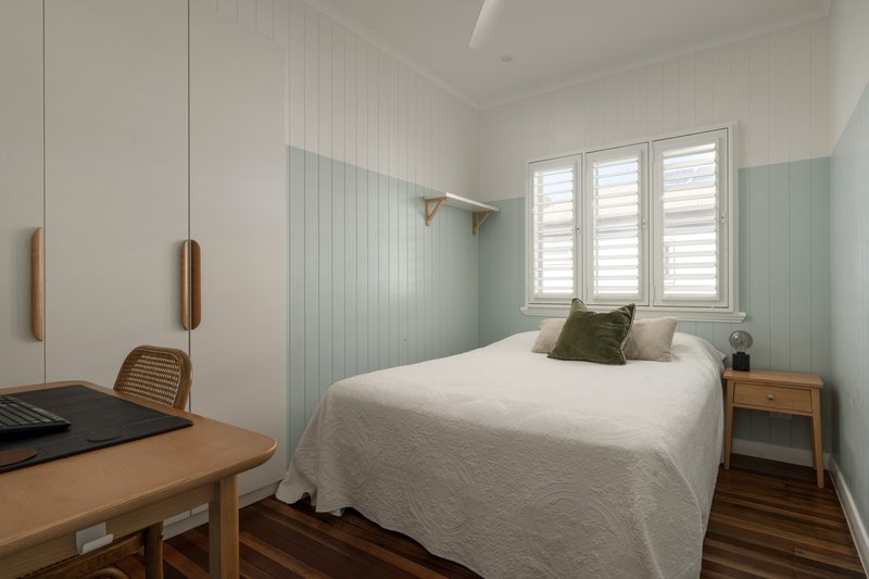 Photo - 15 Broula Street, Stafford Heights QLD 4053 - Image 6