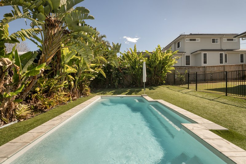 Photo - 15 Broula Street, Stafford Heights QLD 4053 - Image 10