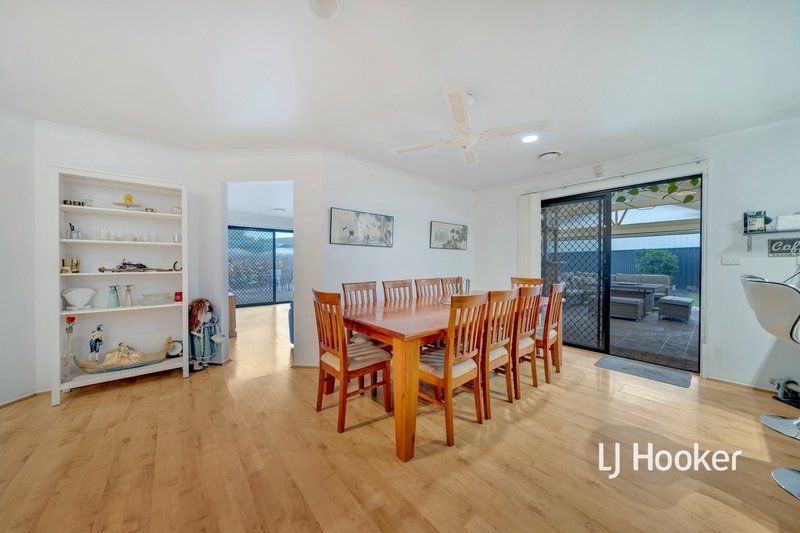 Photo - 15 Brunel Court, Hampton Park VIC 3976 - Image 5