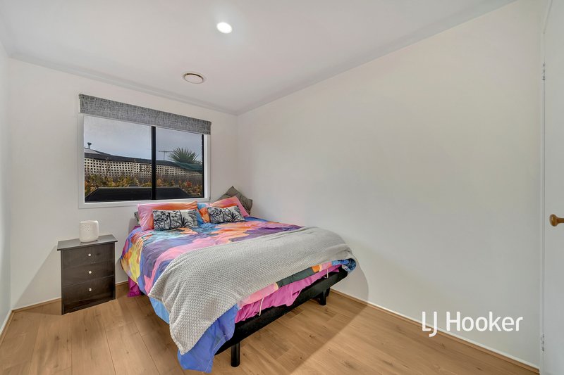 Photo - 15 Brunel Court, Hampton Park VIC 3976 - Image 11