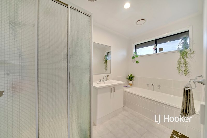 Photo - 15 Brunel Court, Hampton Park VIC 3976 - Image 14