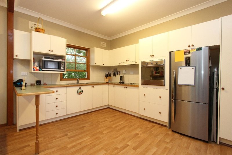 Photo - 15 Bryant Street, Bathurst NSW 2795 - Image 4