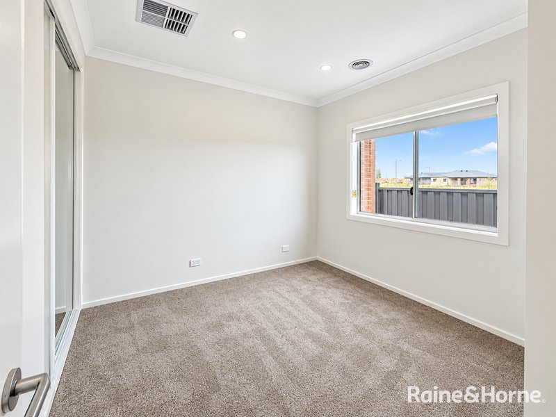 Photo - 15 Bucco Drive, Tarneit VIC 3029 - Image 5