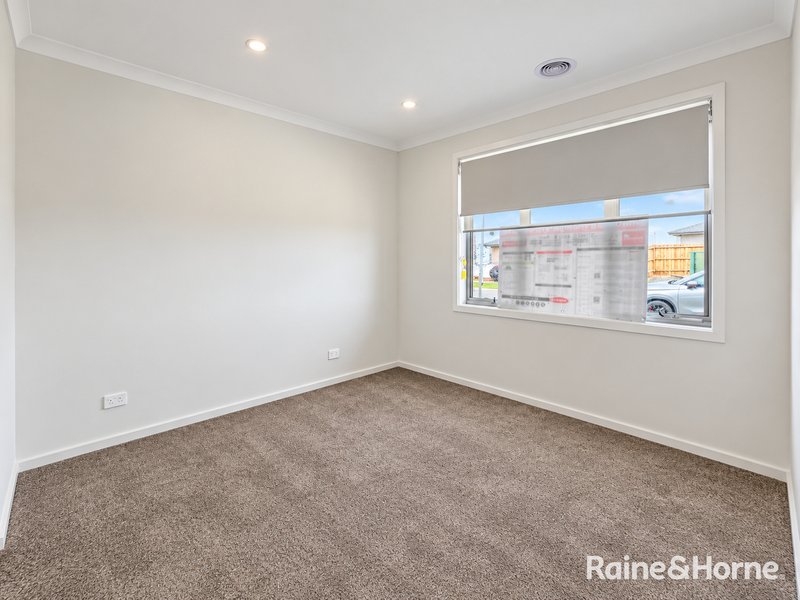 Photo - 15 Bucco Drive, Tarneit VIC 3029 - Image 7