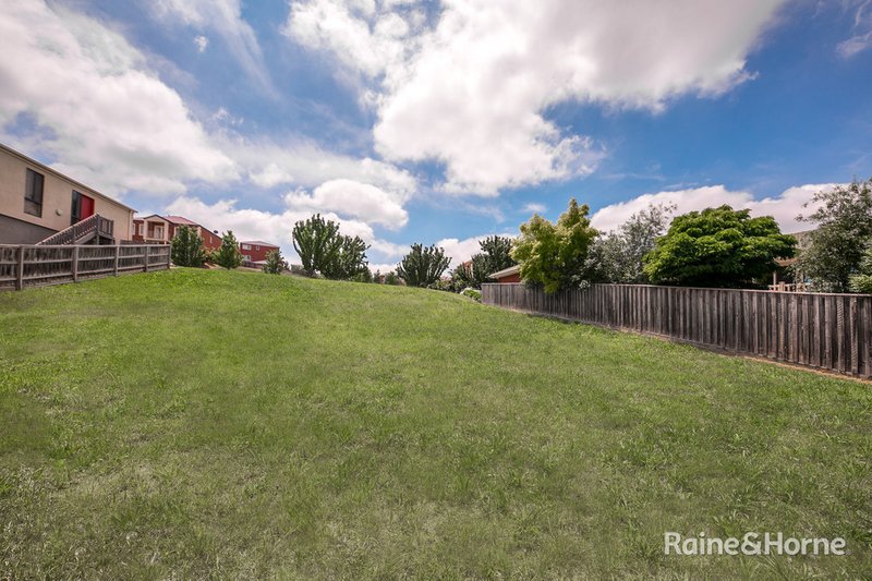 Photo - 15 Bundanoon Avenue, Sunbury VIC 3429 - Image 4