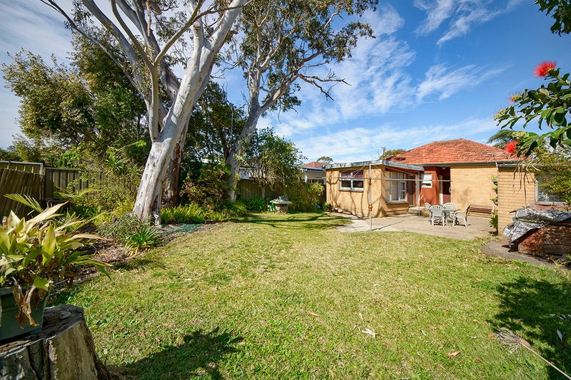 Photo - 15 Burleigh Avenue, Caringbah NSW 2229 - Image 6