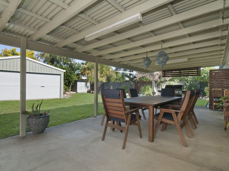 Photo - 15 Burrinjuck Drive, Coombabah QLD 4216 - Image 3