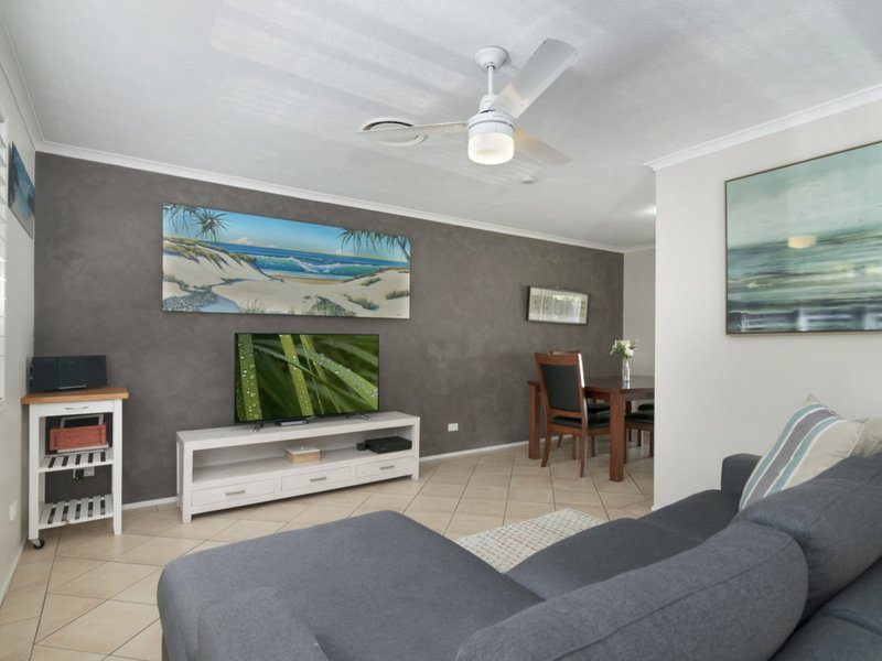 Photo - 15 Burrinjuck Drive, Coombabah QLD 4216 - Image 6