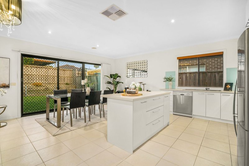 Photo - 15 Cafardi Boulevard, Keysborough VIC 3173 - Image 10