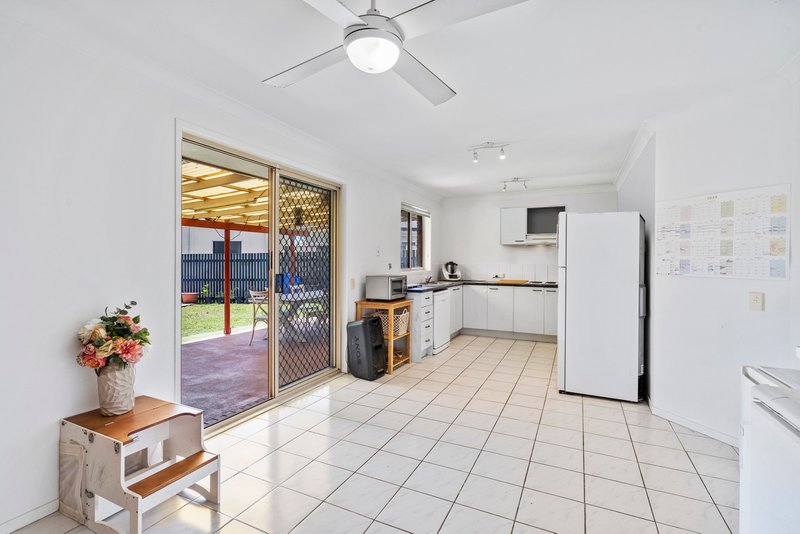 Photo - 15 Caledonian Crescent, Alexandra Hills QLD 4161 - Image 4