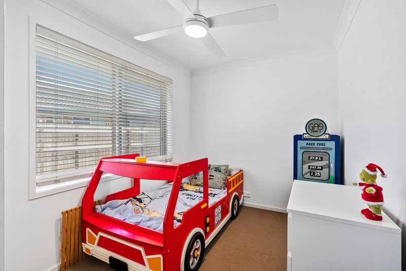 Photo - 15 Caledonian Crescent, Alexandra Hills QLD 4161 - Image 11