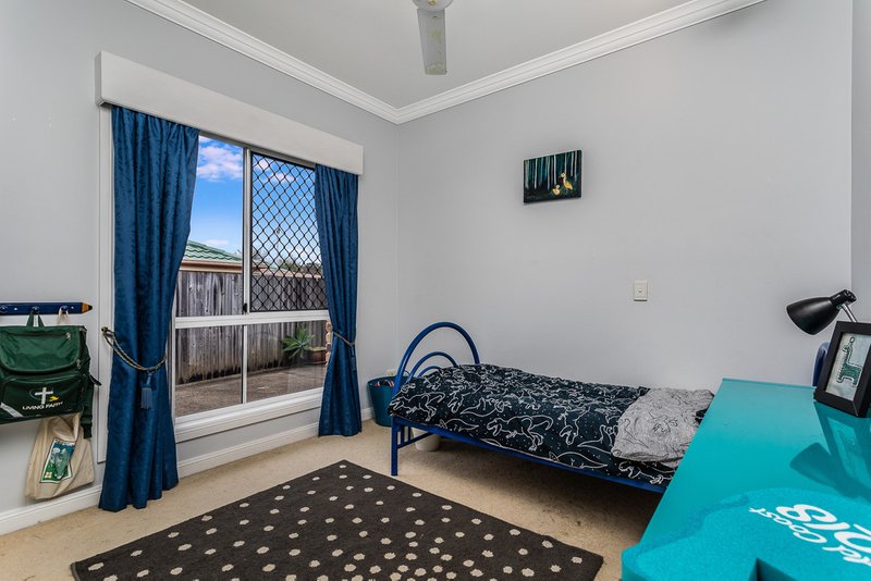 Photo - 15 Camarsh Drive, Murrumba Downs QLD 4503 - Image 12