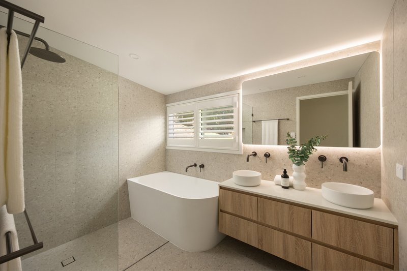 Photo - 15 Cambridge Close, The Gap QLD 4061 - Image 24