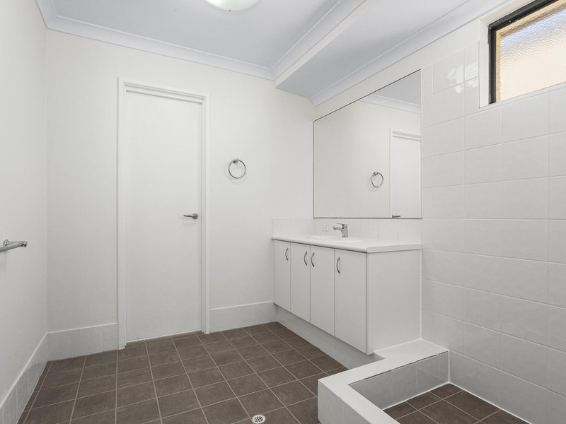 Photo - 15 Camden Boulevard, Aubin Grove WA 6164 - Image 5