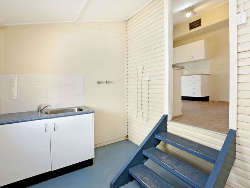 Photo - 15 Camphor Street, Mount Isa QLD 4825 - Image 9