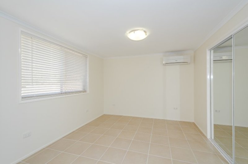 Photo - 15 Canberra Street, Clinton QLD 4680 - Image 5