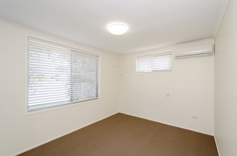 Photo - 15 Canberra Street, Clinton QLD 4680 - Image 7