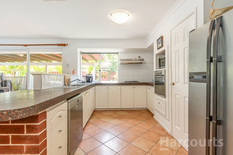 Photo - 15 Canopy Court, Banksia Grove WA 6031 - Image 4