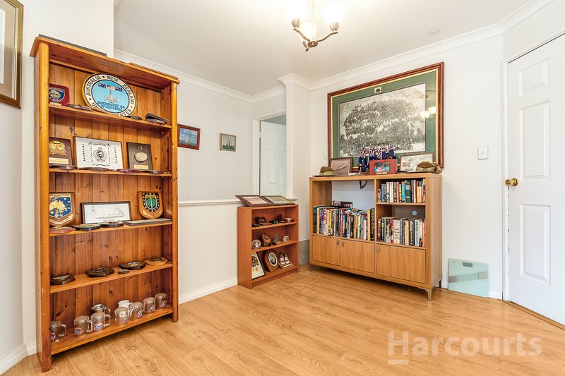 Photo - 15 Canopy Court, Banksia Grove WA 6031 - Image 9