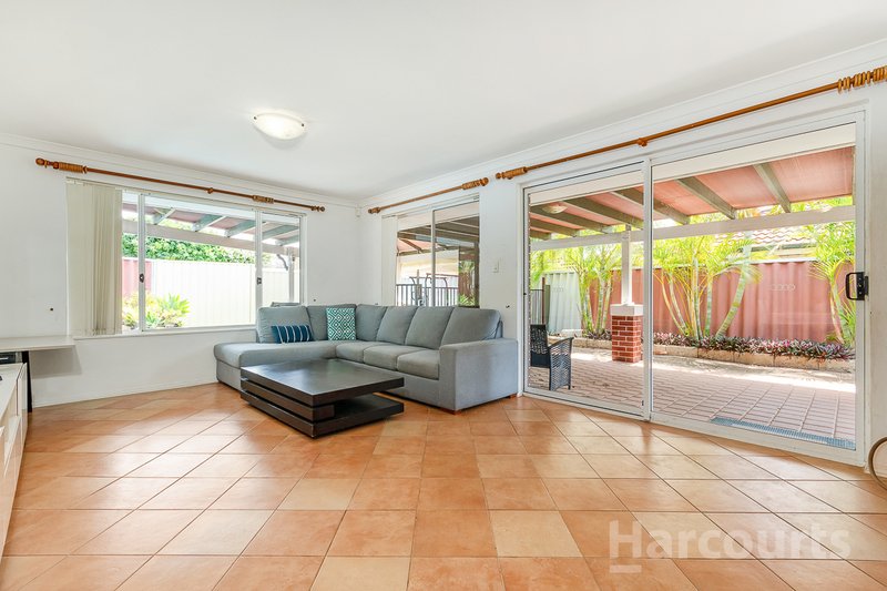 Photo - 15 Canopy Court, Banksia Grove WA 6031 - Image 23