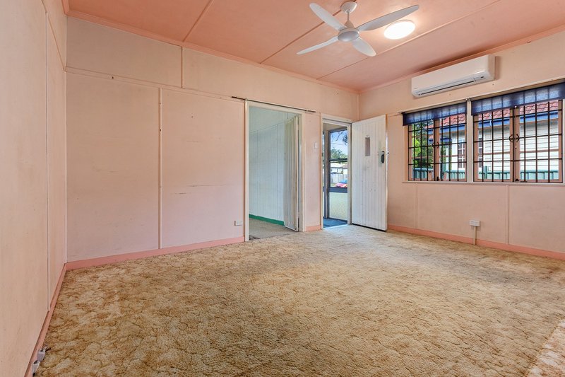 Photo - 15 Cape Street, Holland Park QLD 4121 - Image 2