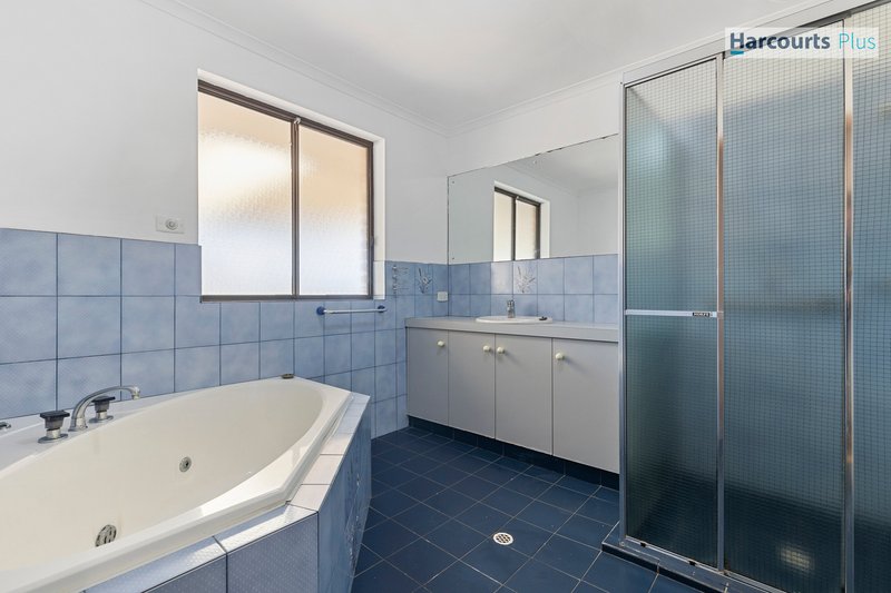 Photo - 15 Caprice Street, Hallett Cove SA 5158 - Image 9