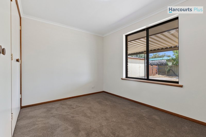 Photo - 15 Caprice Street, Hallett Cove SA 5158 - Image 10