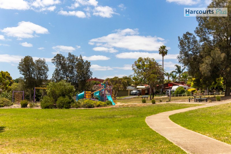 Photo - 15 Caprice Street, Hallett Cove SA 5158 - Image 14