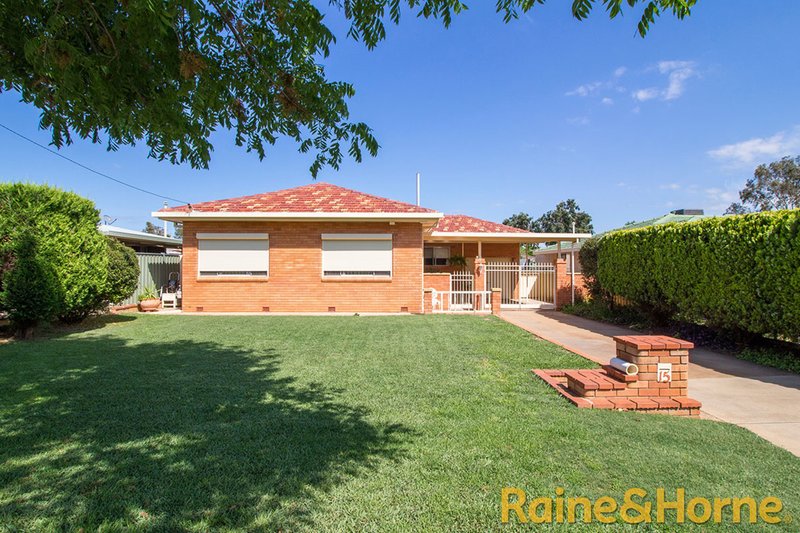 15 Caroline Street, Dubbo NSW 2830