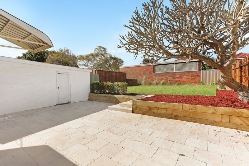 Photo - 15 Carrisbrook Avenue, Bexley North NSW 2207 - Image 2