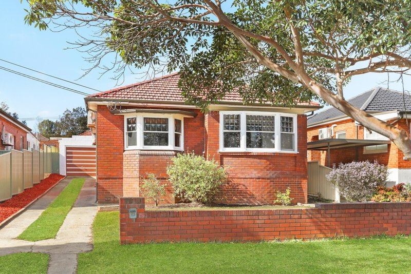 Photo - 15 Carrisbrook Avenue, Bexley North NSW 2207 - Image 3