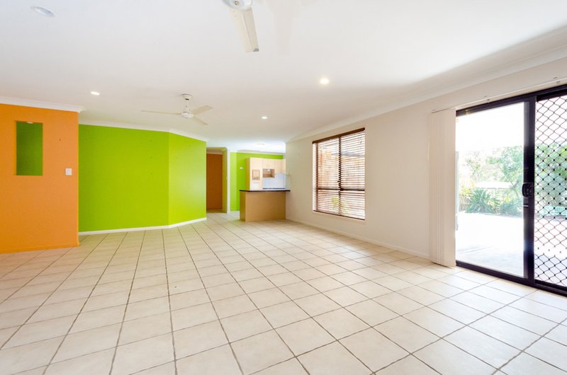 Photo - 15 Carthurbie Court, New Auckland QLD 4680 - Image 7